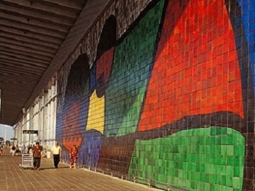 Mural Miro Aeropuerto Barcelona - Noticias Outlet en Barcelona 227