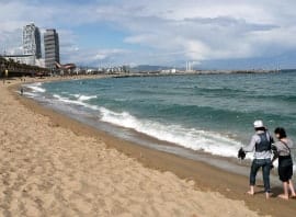 DE PE - Tranquila playa invierno - Noticias Outlet en Barcelona 300 - Enero 2018